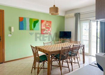 Sala da pranzo - Quadrilocale Viale unità di Italia e delle regioni
 
1, Roccalumera - foto 5