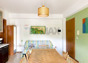Sala da pranzo - Quadrilocale Viale unità di Italia e delle regioni
 
1, Roccalumera - foto 9