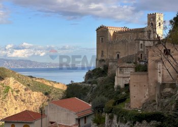 Edificio all\'aperto - Casa indipendente Via san Giovanni
 
12, Savoca - foto 1