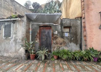 Casa all\'aperto - Casa indipendente Via san Giovanni
 
12, Savoca - foto 2