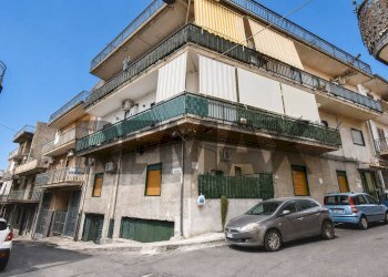 Edificio all\'aperto - Quadrilocale Via Potenza
 
17, Paterno - foto 1
