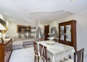 Sala da pranzo - Quadrilocale Via Potenza
 
17, Paterno - foto 6