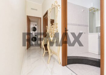Hall / corridoio - Quadrilocale Via Potenza
 
17, Paterno - foto 7