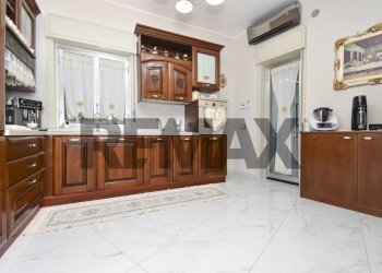 Cucina - Quadrilocale Via Potenza
 
17, Paterno - foto 8