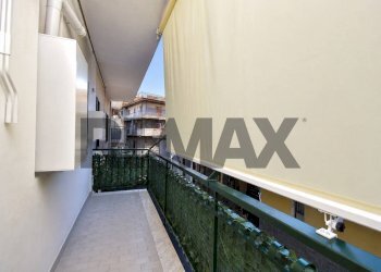 Balcone - Quadrilocale Via Potenza
 
17, Paterno - foto 11