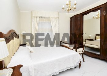 Camera / camera da letto - Quadrilocale Via Potenza
 
17, Paterno - foto 18