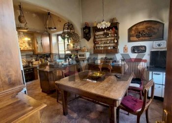 Sala da pranzo - Casa semi indipendente VIA IV NOVEMBRE
 
1A, Castel San Niccolò - foto 6