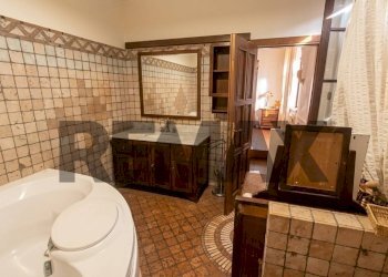 Bagno - Casa semi indipendente VIA IV NOVEMBRE
 
1A, Castel San Niccolò - foto 10
