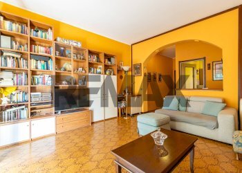 Soggiorno - Trilocale VIALE KENNEDY
 
64, Besana in Brianza - foto 1