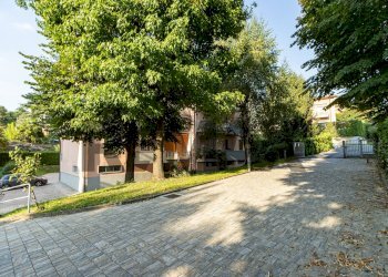 Edificio all\'aperto - Trilocale VIALE KENNEDY
 
64, Besana in Brianza - foto 36