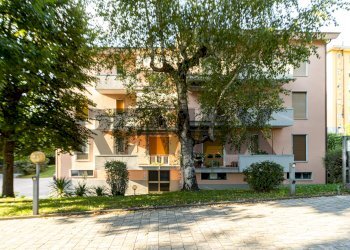 Edificio all\'aperto - Trilocale VIALE KENNEDY
 
64, Besana in Brianza - foto 37
