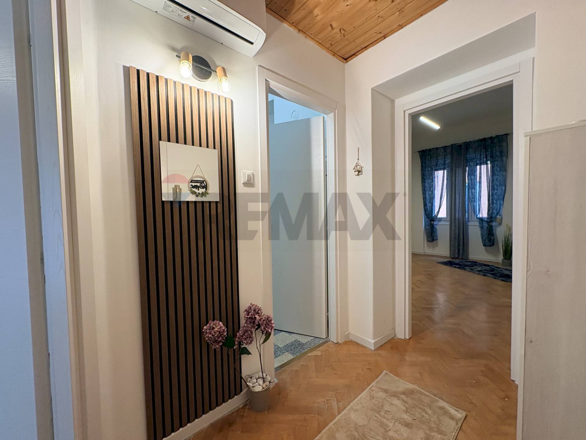 Hall / corridoio - Two-room apartment VIA ANANIAN
11, Trieste - photo 3