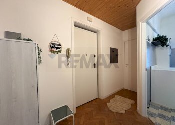 Hall / corridoio - Two-room apartment VIA ANANIAN
 
11, Trieste - photo 2