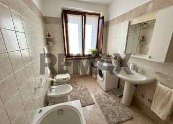 Bagno - Trilocale piazza Vittoria
 
1/F, Breno - foto 12