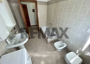 Bagno - Trilocale piazza Vittoria
 
1/F, Breno - foto 13