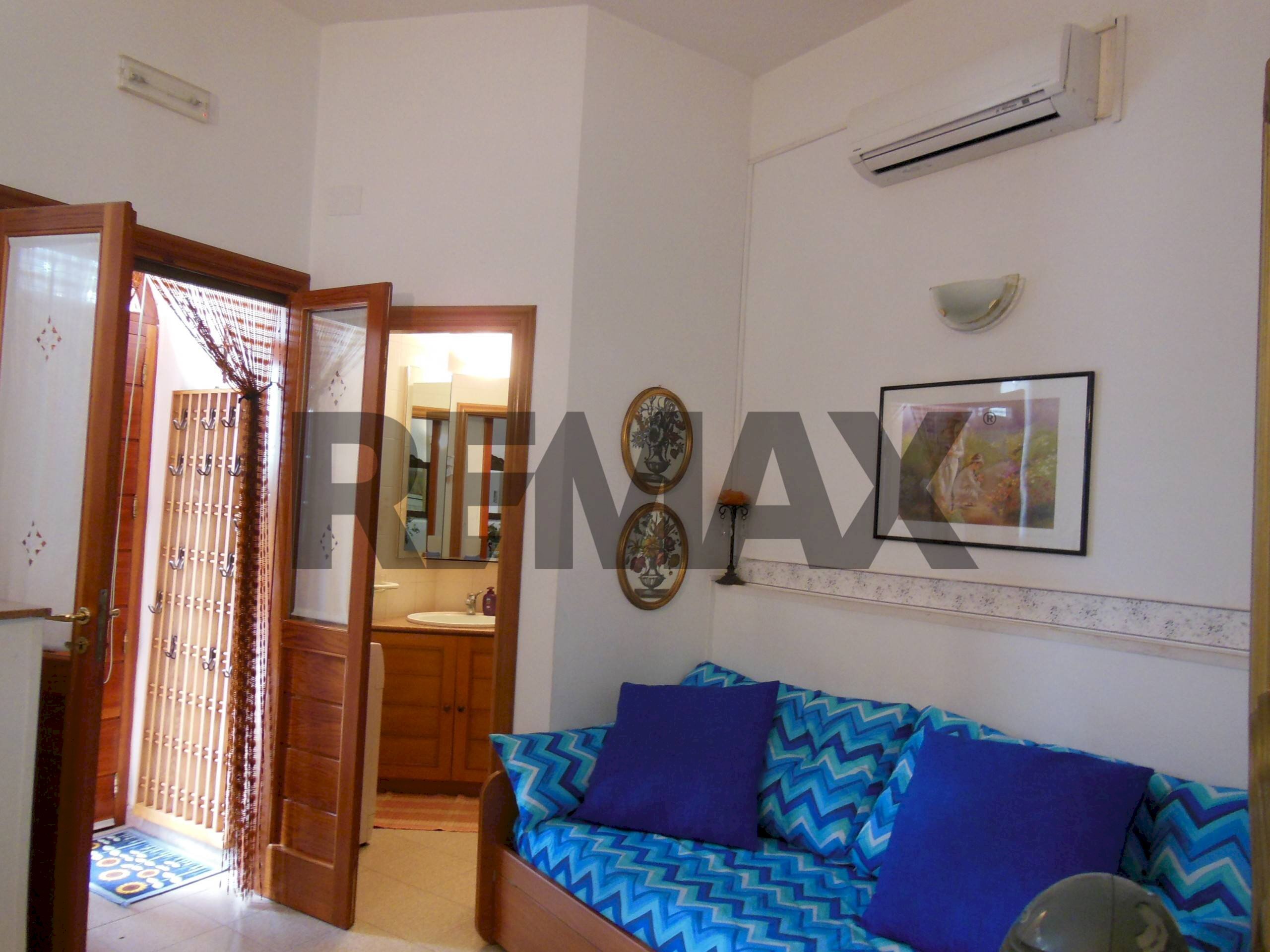 Soggiorno - Bilocale Via Venezia
11, Vieste - foto 2