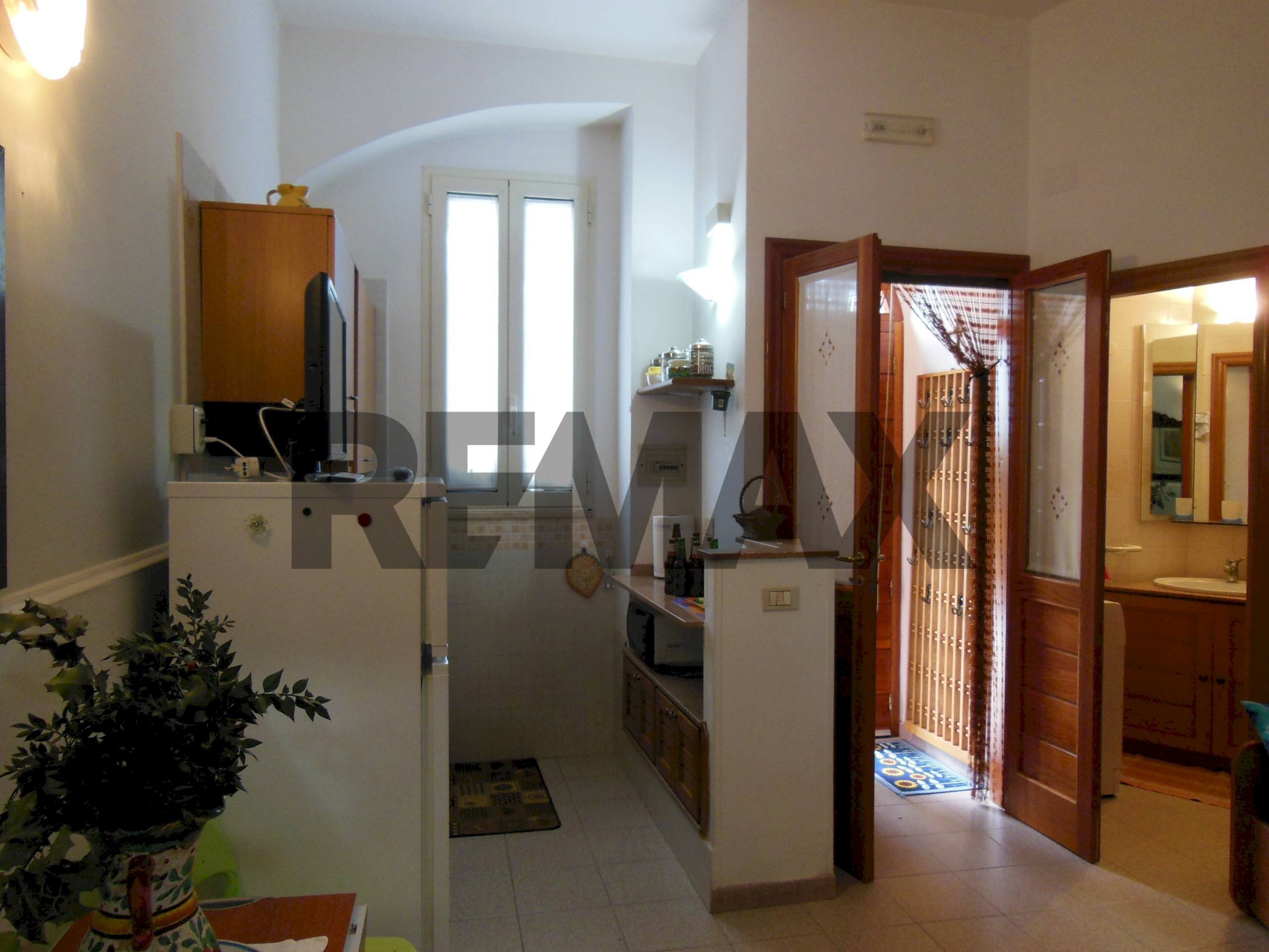 Cucina - Bilocale Via Venezia
11, Vieste - foto 3