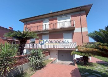 esterno - Casa semi indipendente via labindo, Carrara - foto 2