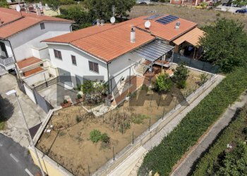 Casa all\'aperto - Casa semi indipendente Via Giuseppe Cantagalli
34, Roma - foto 2