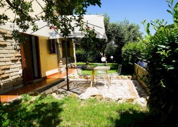 Giardino - Villa viale della tuscia
 
8, Sutri - foto 4