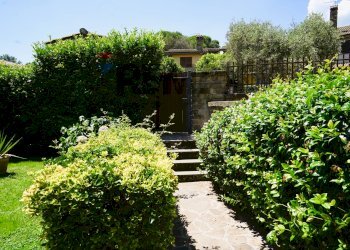 Giardino - Villa viale della tuscia
 
8, Sutri - foto 5