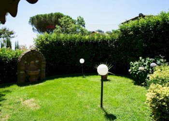 Giardino - Villa viale della tuscia
 
8, Sutri - foto 6
