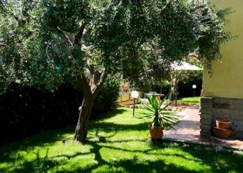 Giardino - Villa viale della tuscia
 
8, Sutri - foto 8