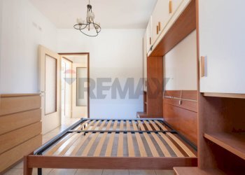 Camera / camera da letto - Three-room apartment VIA PIER FRANCESCO MOIA
 
87, Brugherio - photo 18