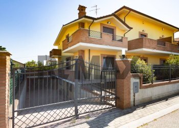 Casa all\'aperto - Casa semi indipendente Via Villa Andreoli
 
169/g, Lanciano - foto 2