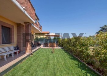 Giardino - Casa semi indipendente Via Villa Andreoli
 
169/g, Lanciano - foto 3