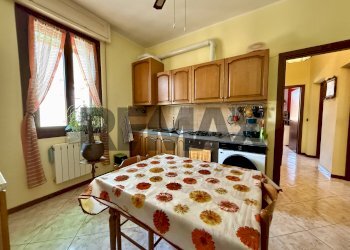 Cucina - Trilocale Via Carlo Tedaldi Fores
 
1, Cremona - foto 4