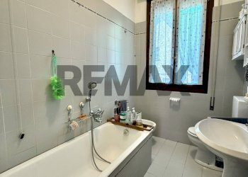 Bagno - Trilocale Via Carlo Tedaldi Fores
 
1, Cremona - foto 9
