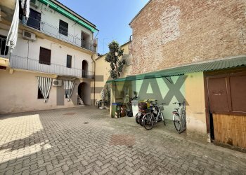 Edificio all\'aperto - Trilocale Via Carlo Tedaldi Fores
 
1, Cremona - foto 15