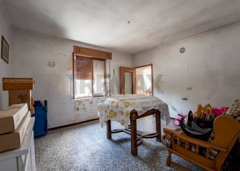 Camera / camera da letto - Rustico Via Don Mario Bozzuffi
 
9, Corte de' Frati - foto 15