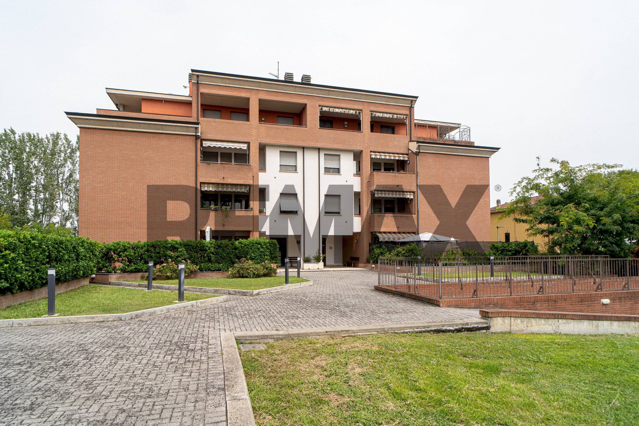 Edificio all\'aperto - Trilocale via guerci ferdinando
 
21, Parma - foto 1