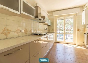 Cucina - Bilocale via Camillo Benso di Cavour, 24, Gozzano - foto 7