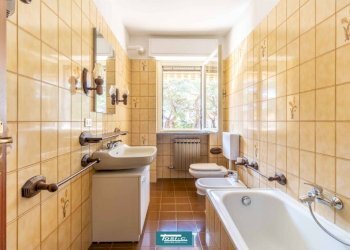 Bagno - Bilocale via Camillo Benso di Cavour, 24, Gozzano - foto 10