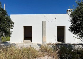 Facciata - Villa strada Vicinale di Pontuso, Matino - foto 18