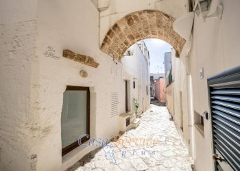 Cortile interno - Casa indipendente via Francesco Petrarca, Matino - foto 9