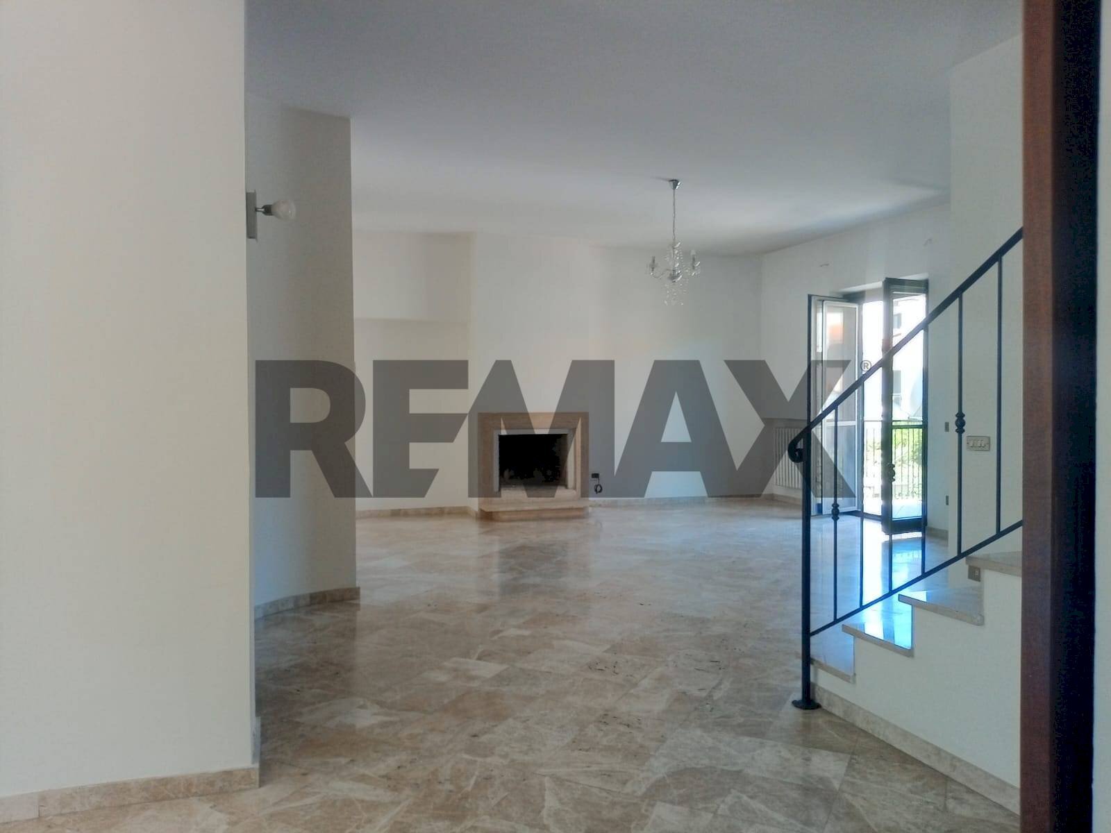 Stanza vuota - Casa semi indipendente via Casilina Nord
32, Frosinone - foto 3