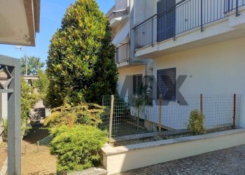 Casa all\'aperto - Casa semi indipendente via Casilina Nord
 
32, Frosinone - foto 2