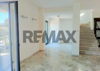 Scale - Casa semi indipendente via Casilina Nord
 
32, Frosinone - foto 6