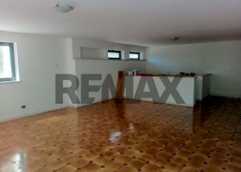 Stanza vuota - Casa semi indipendente via Casilina Nord
 
32, Frosinone - foto 34