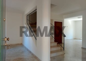 Scale - Casa semi indipendente via Casilina Nord
 
32, Frosinone - foto 41