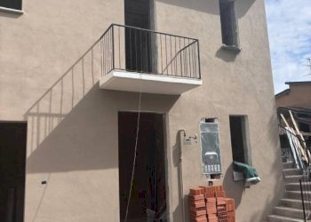 Facciata - Bilocale via Carlo Tosi, 30, Casorate Primo - foto 6