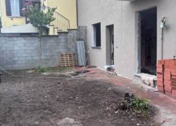 Facciata - Bilocale via Carlo Tosi, 30, Casorate Primo - foto 7