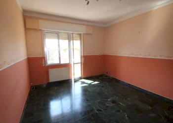 Camera da letto - Bilocale via Cordanieri, Genova (zona Prà) - foto 6