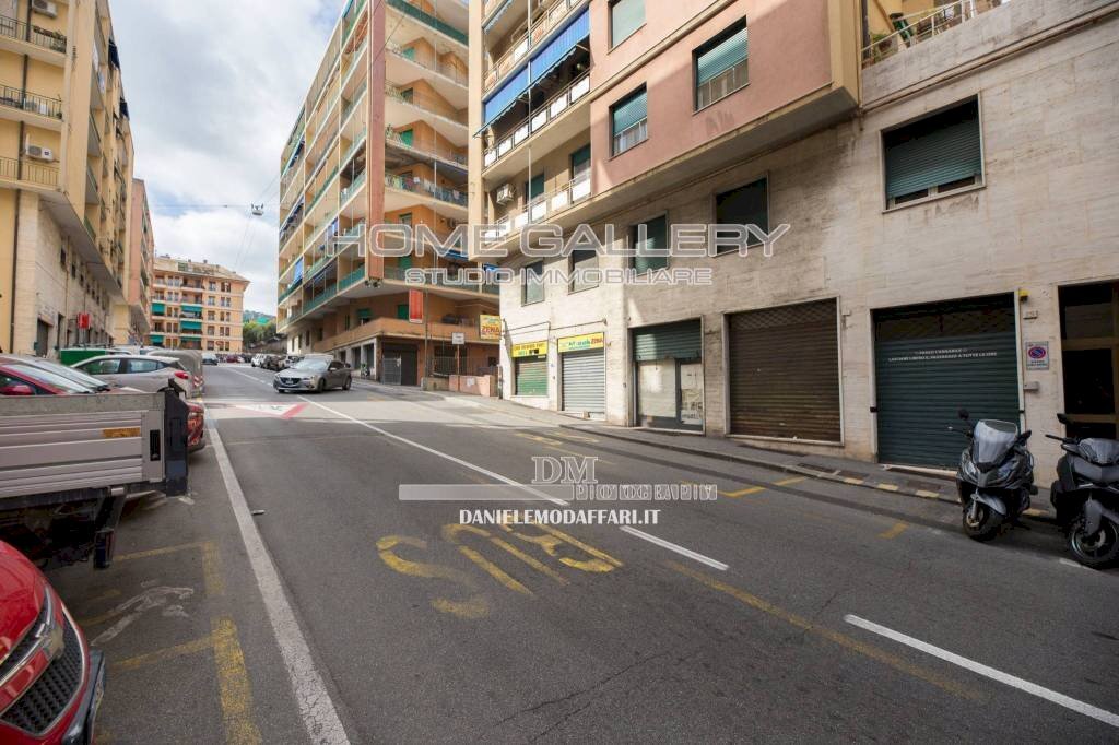 Zona - Trilocale viale Virginia Centurione Bracelli, 7, Genova (zona Marassi) - foto 3