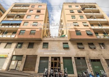 Facciata - Trilocale viale Virginia Centurione Bracelli, 7, Genova (zona Marassi) - foto 4