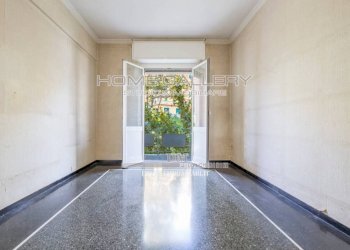 Stanza non arredata - Trilocale viale Virginia Centurione Bracelli, 7, Genova (zona Marassi) - foto 5